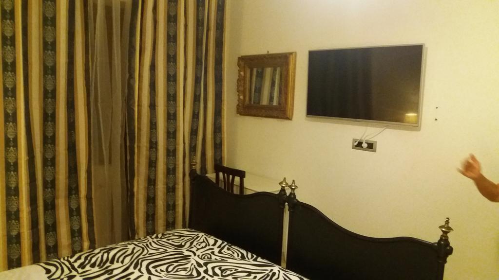 Guest House Il Marchese Del Grillo Roma Oda fotoğraf